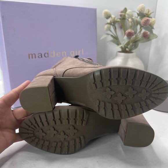 Madden Girl Tell Lace Up Block Heel Ankle Booties Dark Taupe Women's 7.5 NWB - Picture 10 of 10